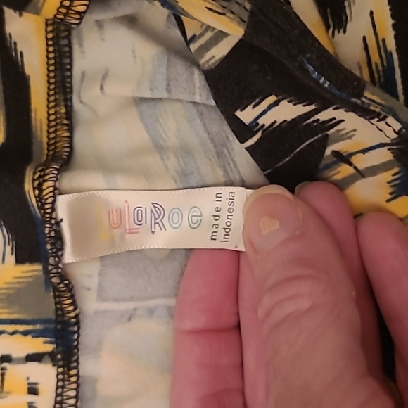 LulaRoe OSFM Leggings Yellow Black Green - Picture 3 of 4